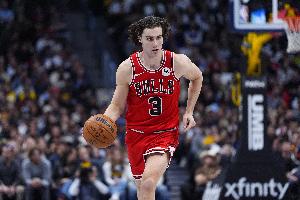 攻其不备！吉迪身后抢断萨尔 随后反击一条龙双手飞扣